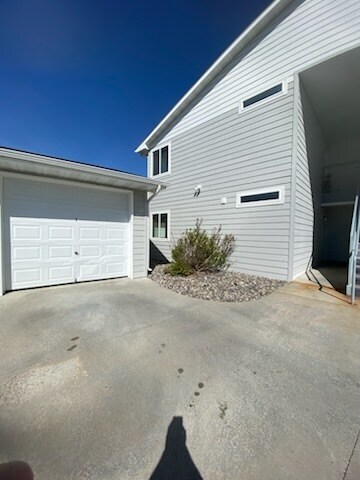 Foto del edificio - 712 Oakmont Rd