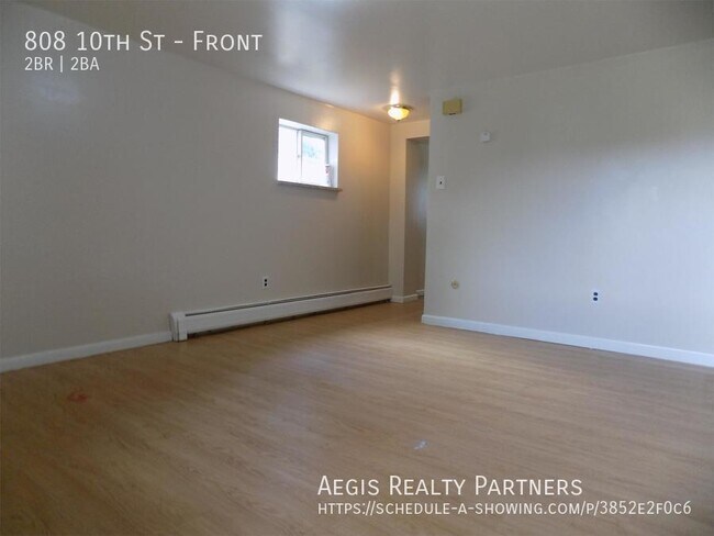 Building Photo - 808 10th St