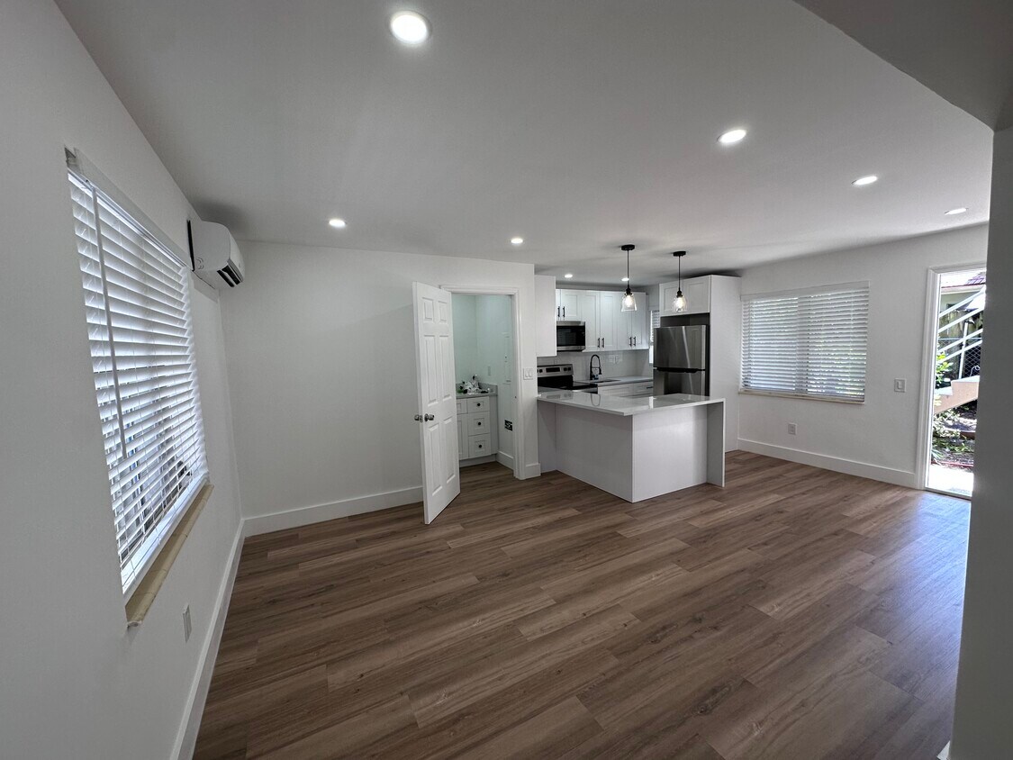 Primary Photo - 4609 Bougainvilla Dr