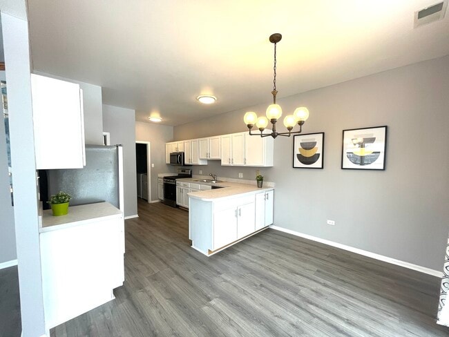 Building Photo - 13841 Cambridge Cir