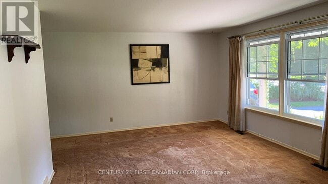 Building Photo - 34 Benson Crescent