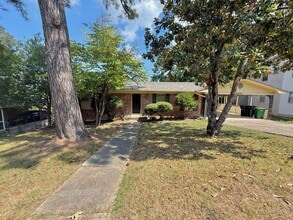 Building Photo - 6604 Granada Dr