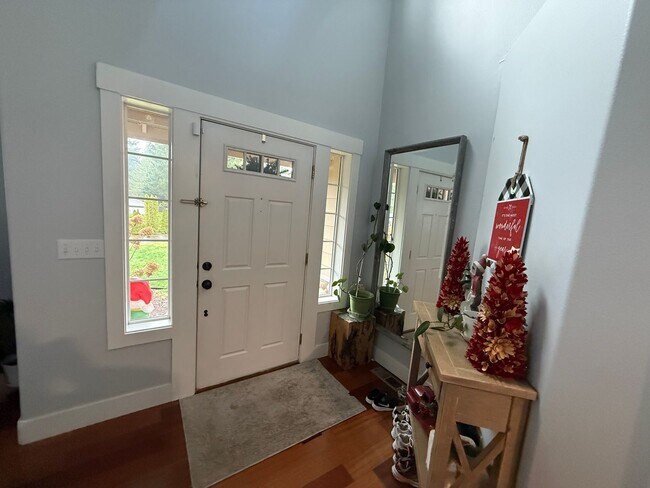 Foto del edificio - Silverdale 2 Story Home 4bed 2.5 bath