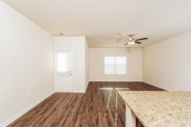 Foto del edificio - 8038 Hagood St