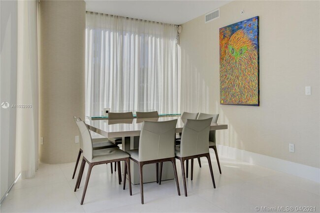 Foto del edificio - 801 South Pointe Dr