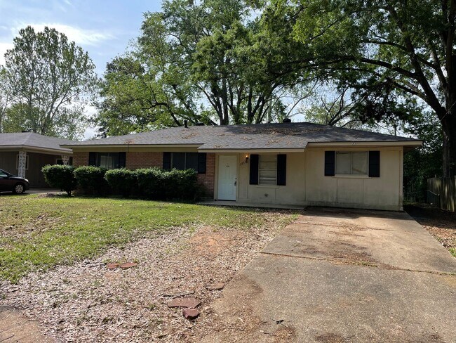 Foto del edificio - Remodeled Southern Hills Home