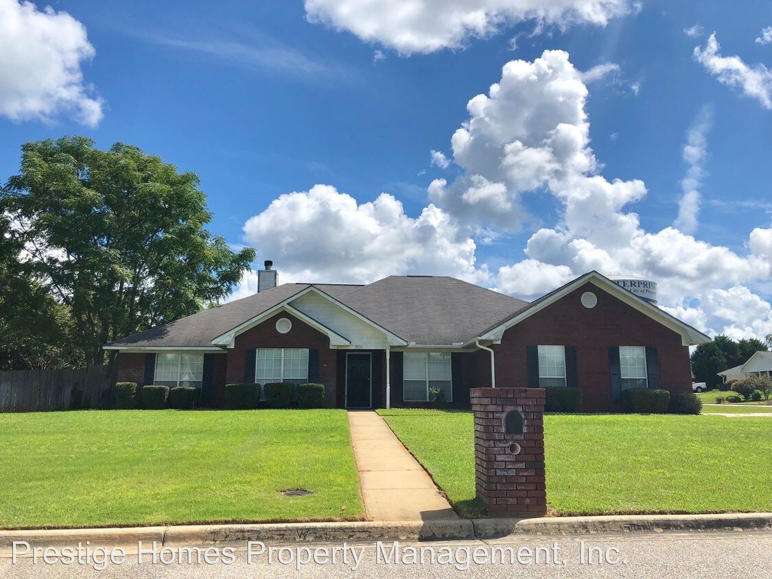 Primary Photo - 4 br, 2.5 bath House - 200 Daphne