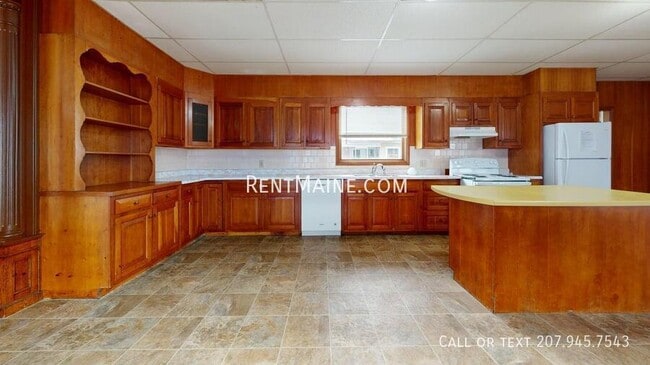 Building Photo - 6 Summer St