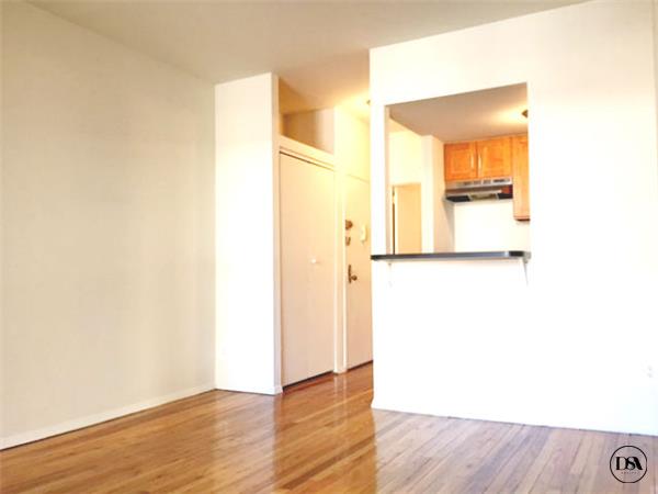 Building Photo - 307 E 94th St