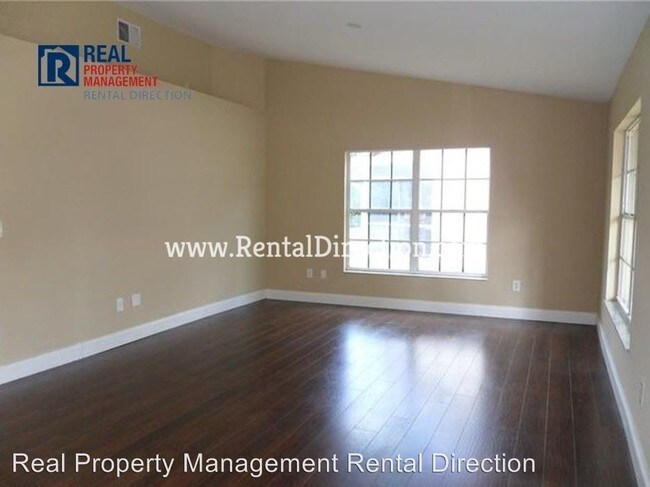 Building Photo - 11460 Waterford Village Ct
