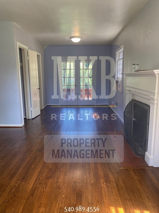 Building Photo - 2 Bedroom 1 Bath Duplex in Grandin/Raleigh...