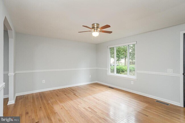 Building Photo - 2107 Gibbons Ct