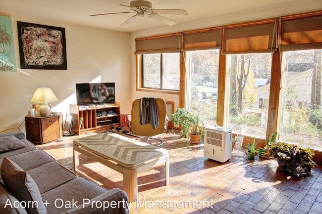 Building Photo - 1314 Hill St