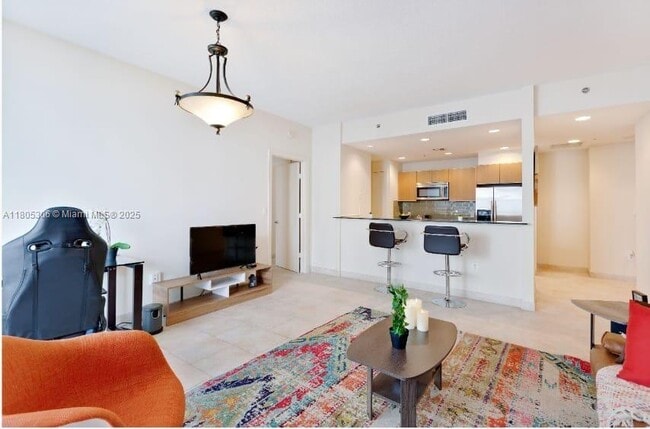 Building Photo - 1050 Brickell Ave