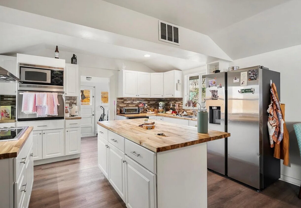 Foto principal - 946 S Leyden St