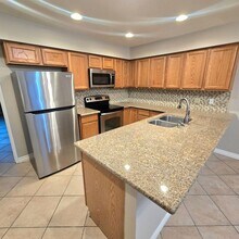 Building Photo - 1098 Glenbridge Cir