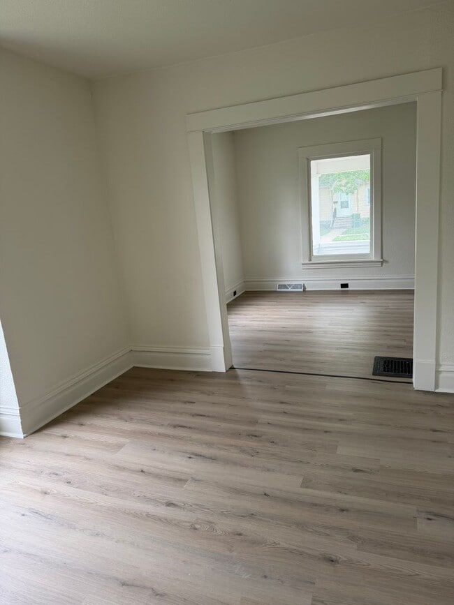 Building Photo - Fully remodeled 3 bedroom house