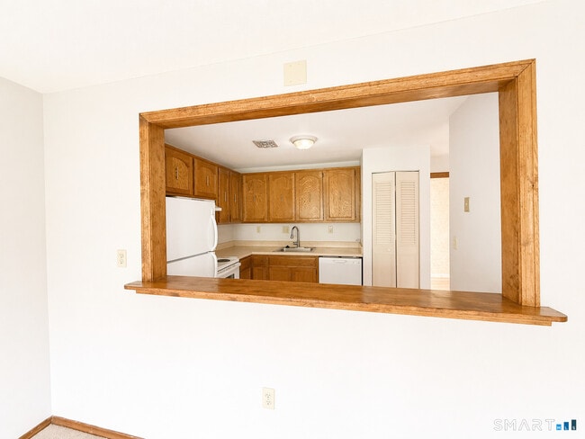 Building Photo - 200 Laura Ln