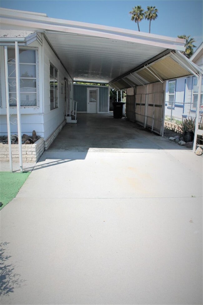 Foto del edificio - 55+ Spacious 2 bed 2 bath SIERRA DAWN HOME!