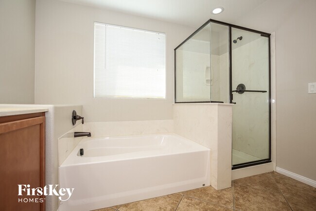 Building Photo - 6217 Escapa Ct