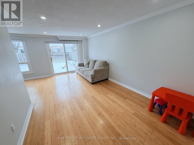 Photo du bâtiment - 35 Raleigh Crescent