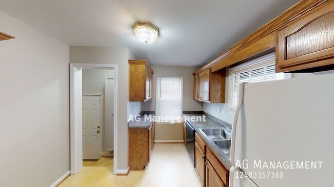 Building Photo - 773 Owego Dr