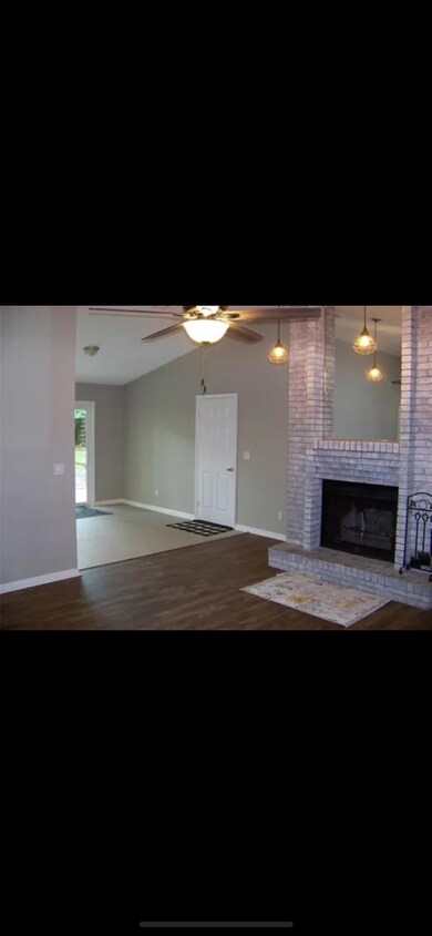 Primary Photo - 3340 NE 43rd Pl