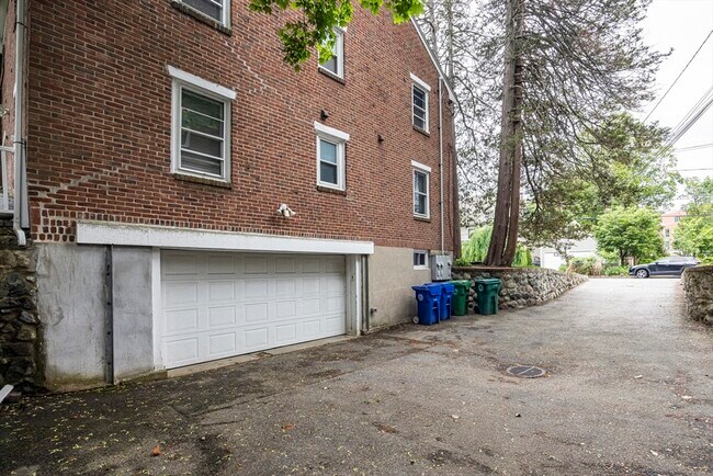 Foto del edificio - 147 Lowell Ave