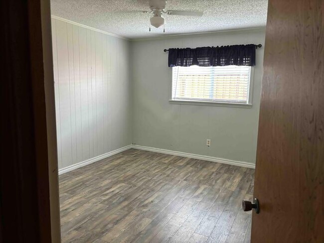 Building Photo - Duplex