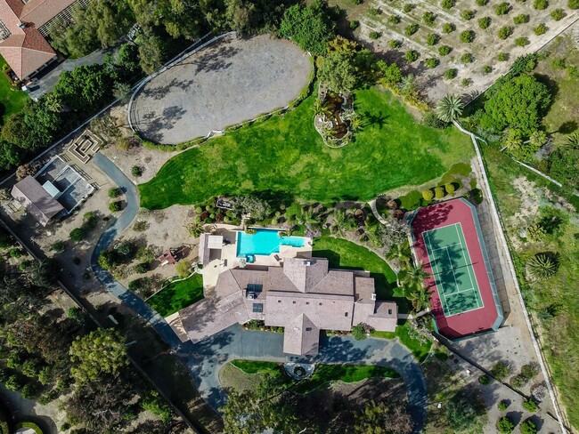Building Photo - Beautiful Rancho Santa Fe Covenant home on...