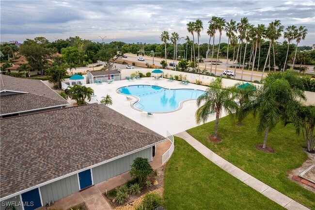 Building Photo - 4291 Island Cir
