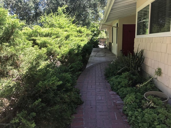 Foto del edificio - 3810 Lockerbie Ln