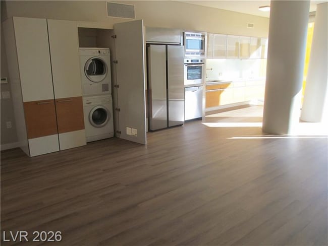 Building Photo - 3726 S Las Vegas Blvd