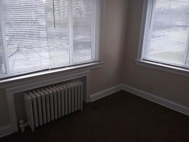 Building Photo - 3529 Glenway Ave