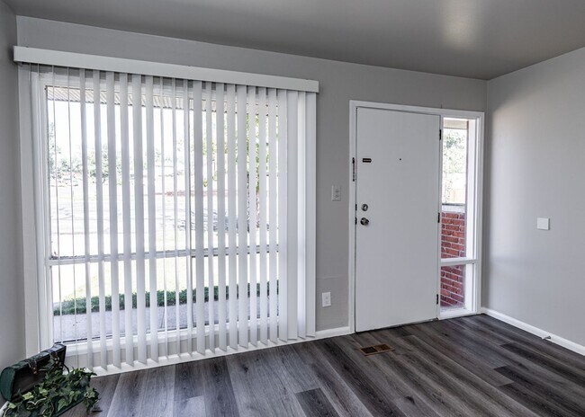 Foto del edificio - Newly Remodeled 3 Bedroom Home in Central Location