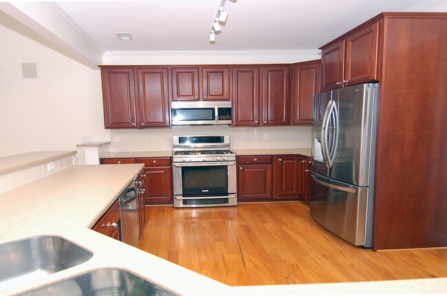 Building Photo - 3611 Lion Ridge Ct
