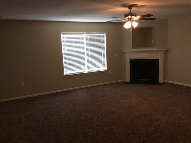 Building Photo - 10717 Pointer Ridge Dr
