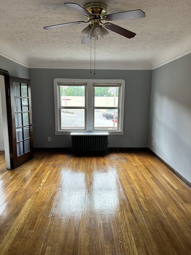 Building Photo - 1372 Bunts Rd
