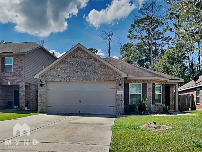 Building Photo - 15911 Newport Pl
