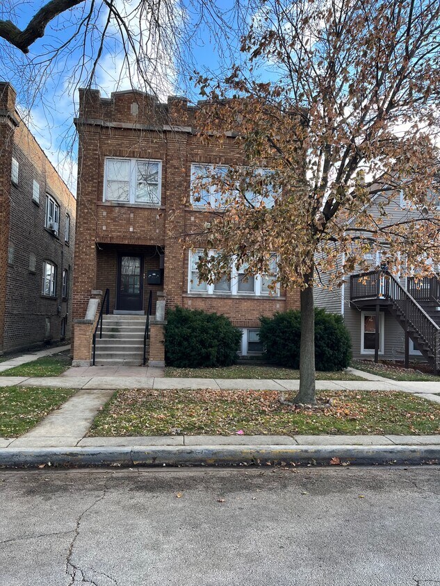 Building Front - 1915 S 61st Ct