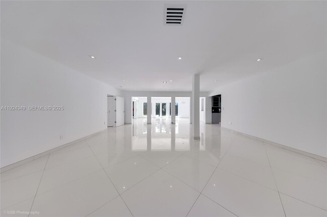 Foto del edificio - 850 N Venetian Dr