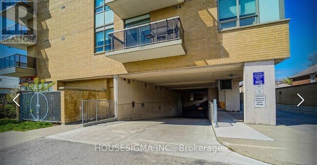 Photo du bâtiment - 3520-3520 Danforth Ave
