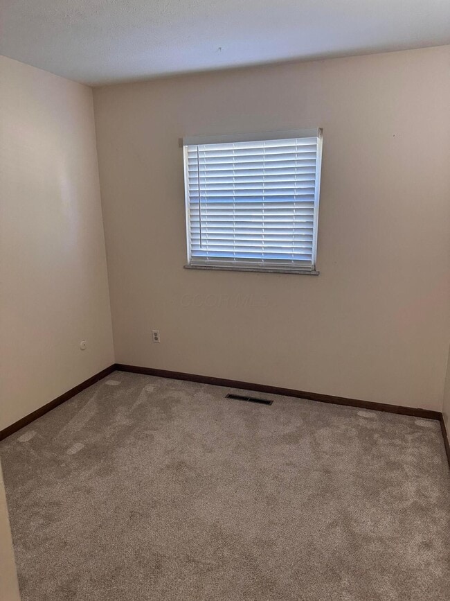 Building Photo - 388 Gamewood Dr