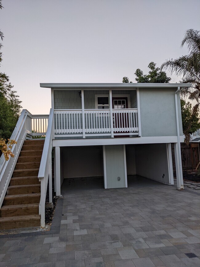 Building Photo - 481 Vaughn Ave
