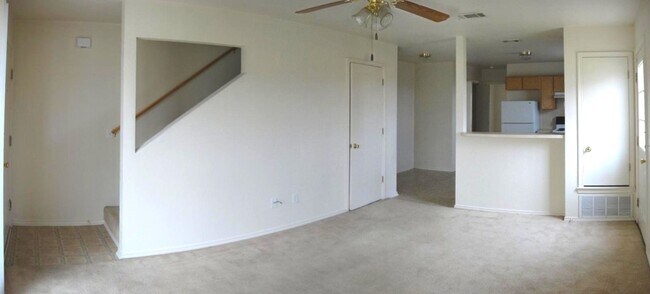 Foto del edificio - 4004 Doraine Ct, Unit D- 3BD, 2BA!