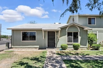 Building Photo - 2645 W Elm St