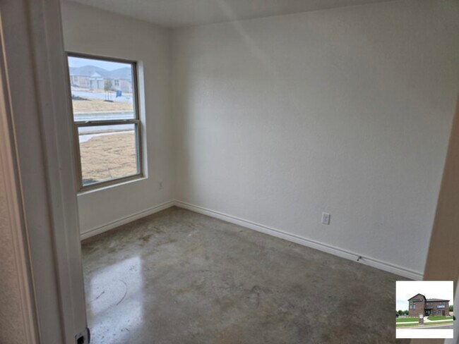 Foto del edificio - BRAND NEW!! YOU DONT WANNA MISS THIS