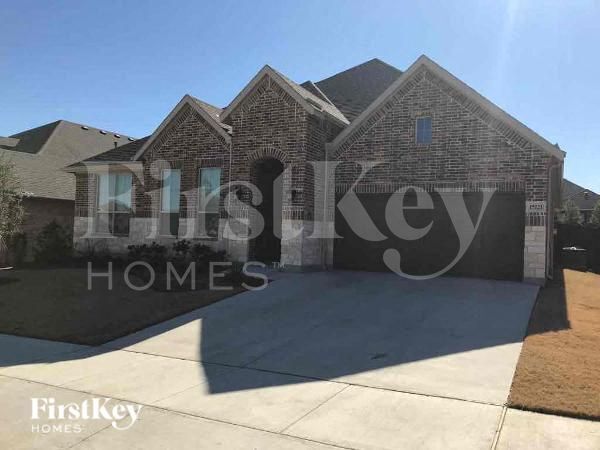 Foto principal - 15121 Gladstone Dr