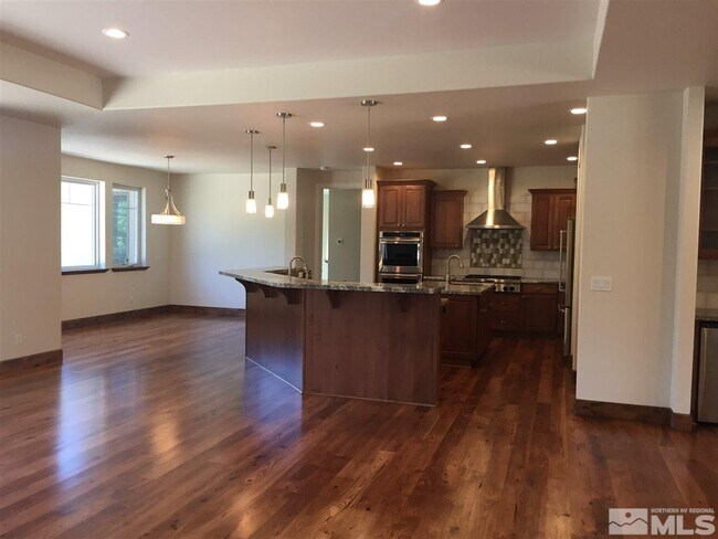Building Photo - 2855 Monterey Dr
