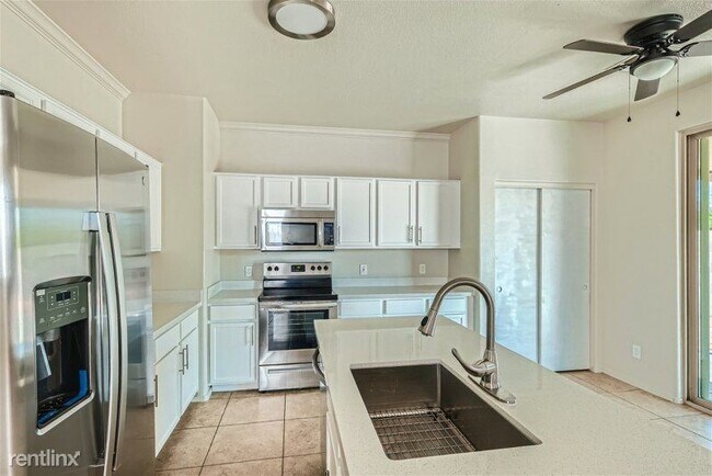 Building Photo - 4 br, 3 bath House - 6245 W Illini Street ...